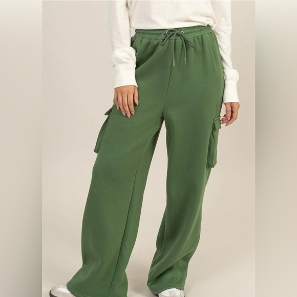 Woman’s Comfortable High-Waist Drawstring, Cargo Sweatpants Size: Various - Picture 2 of 5